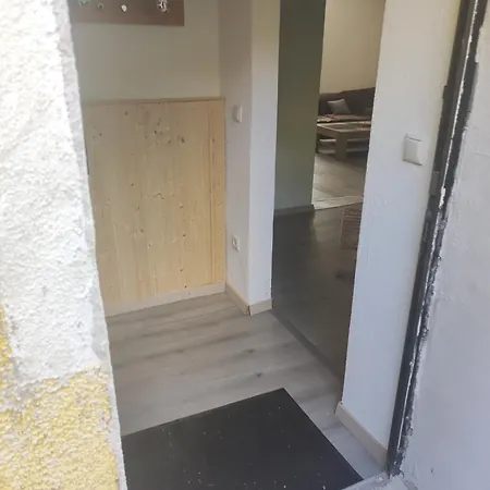公寓 Monteurwohnung 贡岑豪森